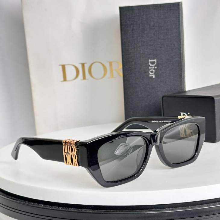 Picture of Dior Sunglasses _SKUfw77817706fw